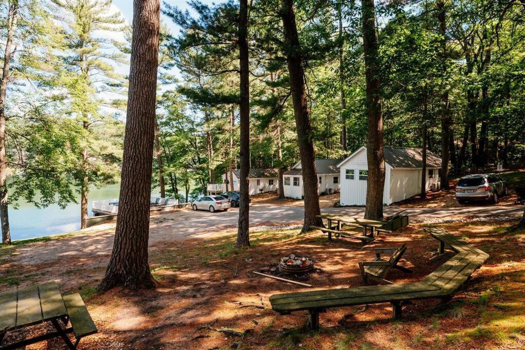 Cabin On Beautiful Arbutus Lake Near Траверс-Сити Экстерьер фото